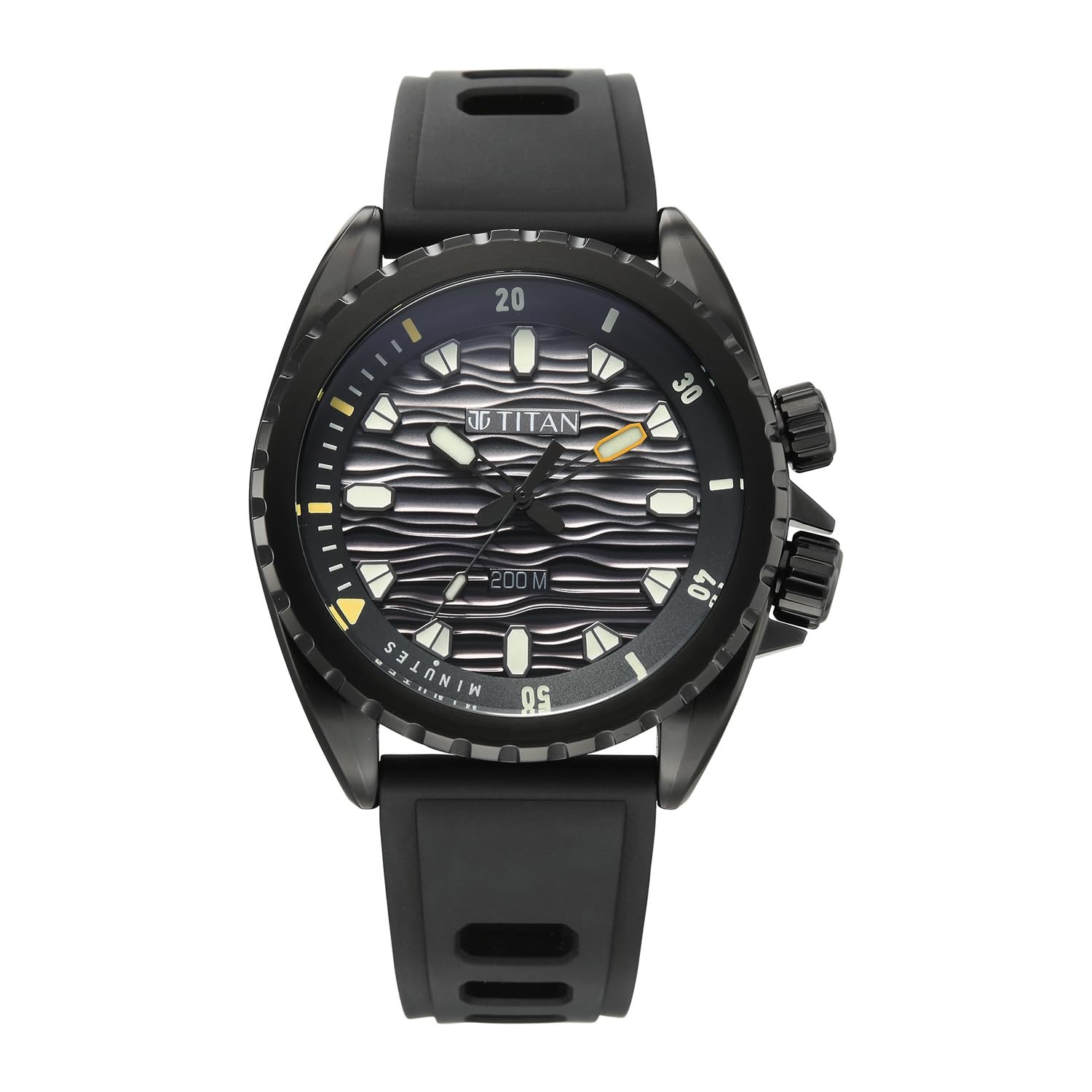 4 Rugged Dive Watches for Men Under ₹30,000 (Tested for Water Resistance) Titan water resistant watch